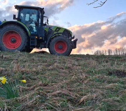 traktors un narcises